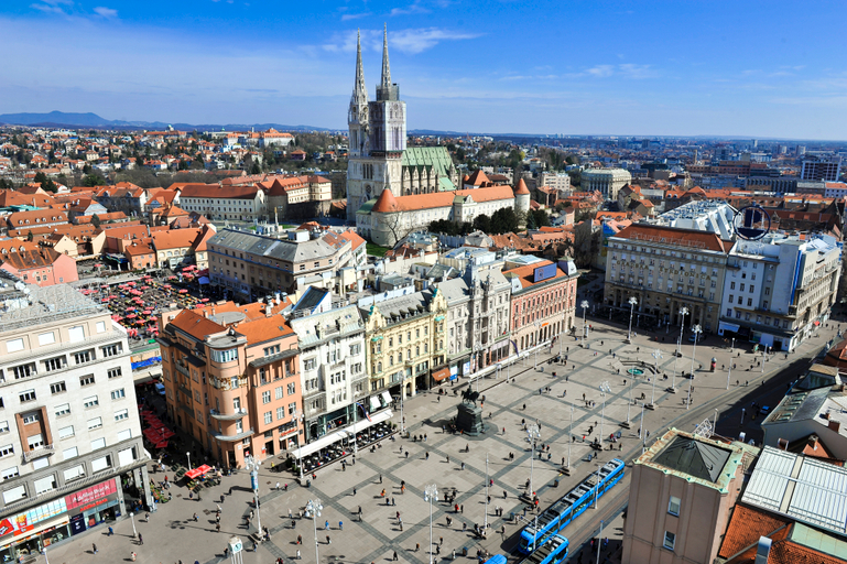 Exterior & Views 2, Oval Main Square Apartment, Zagreb