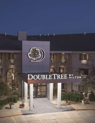 Exterior & Views 2, Doubletree by Hilton Racine Harbourwalk, WI, Racine