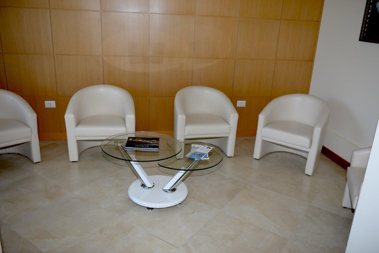 Public Area 3, Grand White City, Beratit