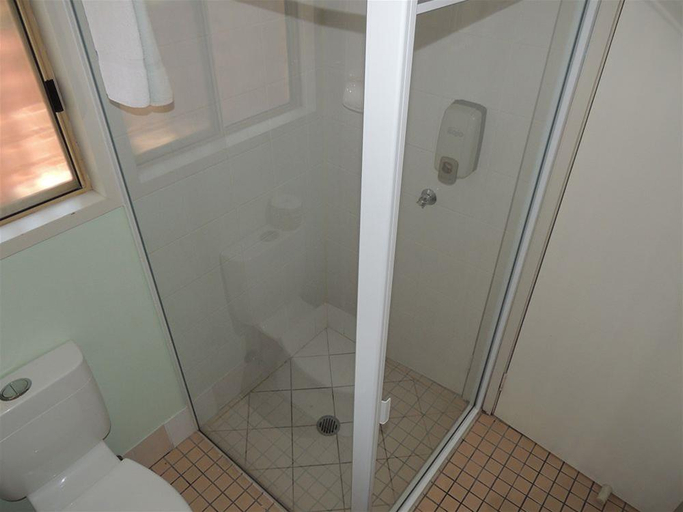 Bathroom 5, Comfort Inn Sugar Country, Bundaberg
