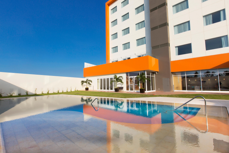 Sport & Beauty, Hampton Inn & Suites Paraiso, Paraíso