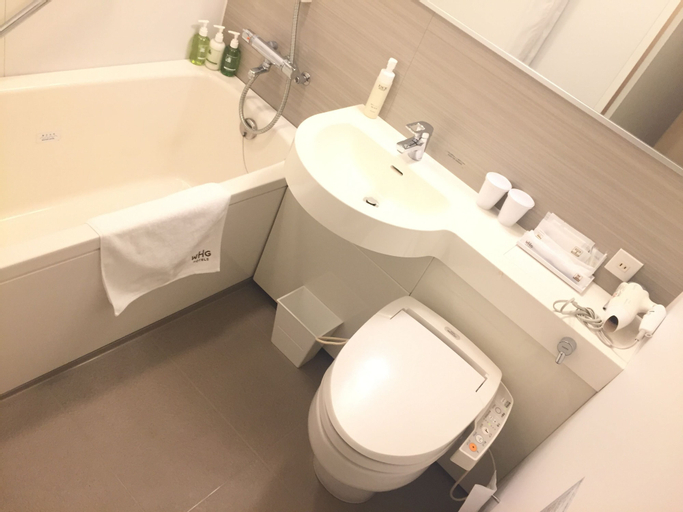 Bathroom 26
