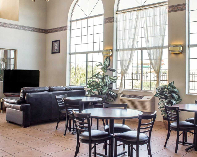 Public Area 2, Quality Inn Winslow I-40, Navajo