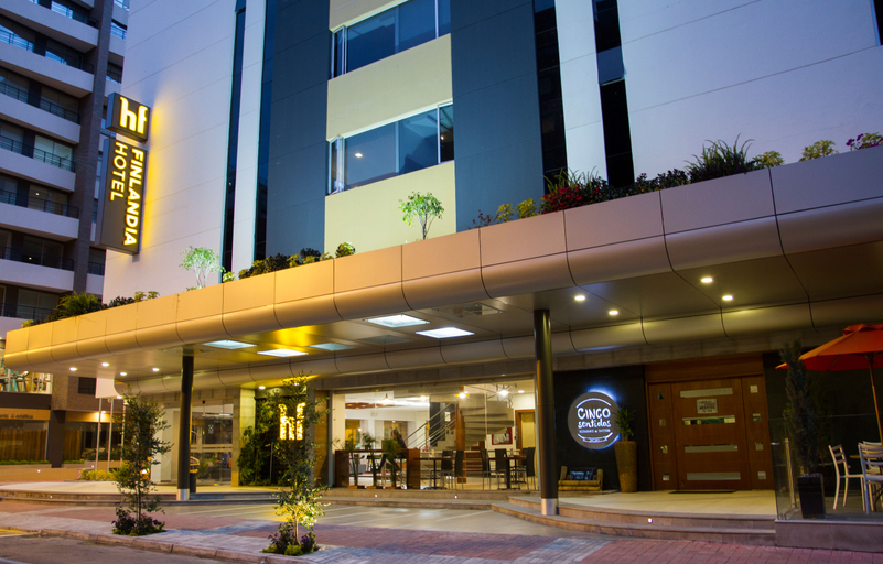 Exterior & Views