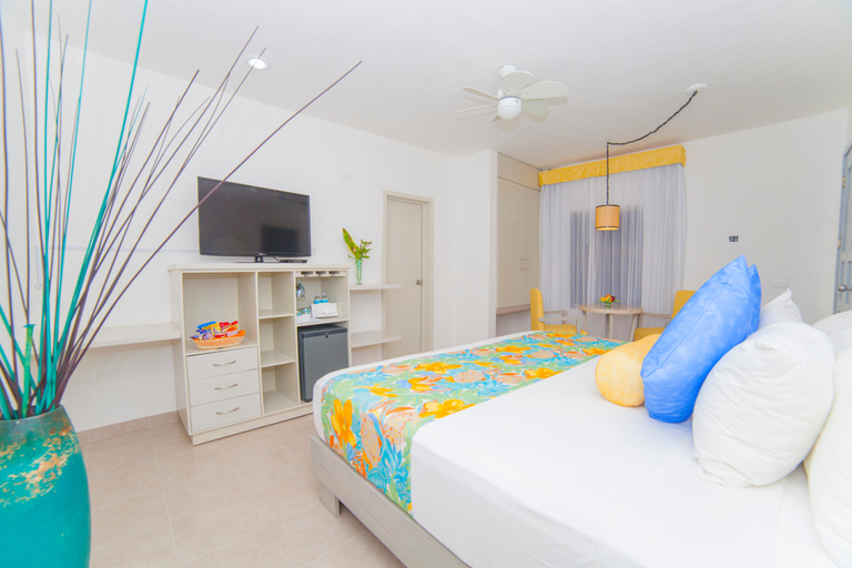 Bedroom, Mestizo Gallery Boutique Hotel, Cozumel