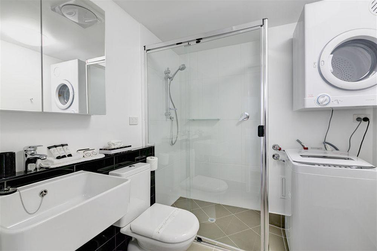 Bathroom 4, Direct Htls Pavilion and Governor on Brookes, Bowen Hills