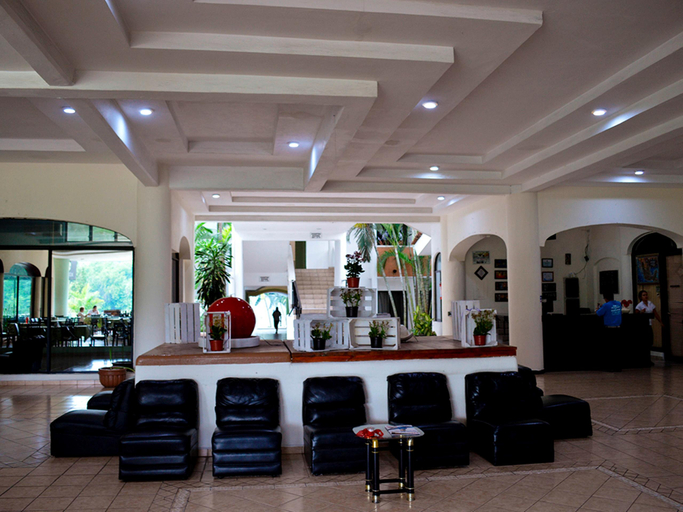 Public Area 4, Costa Brava, Manzanillo