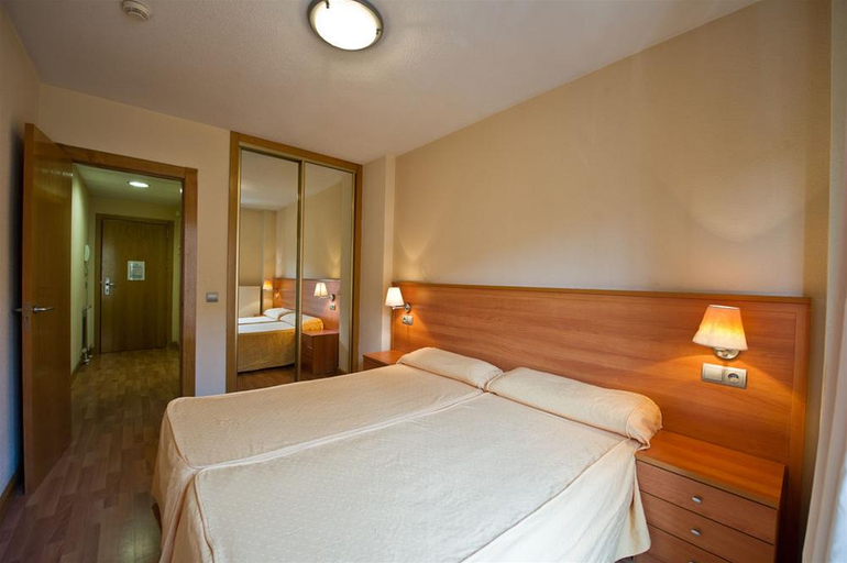 Bedroom 2, Apartamentos Jch Congreso, Salamanca