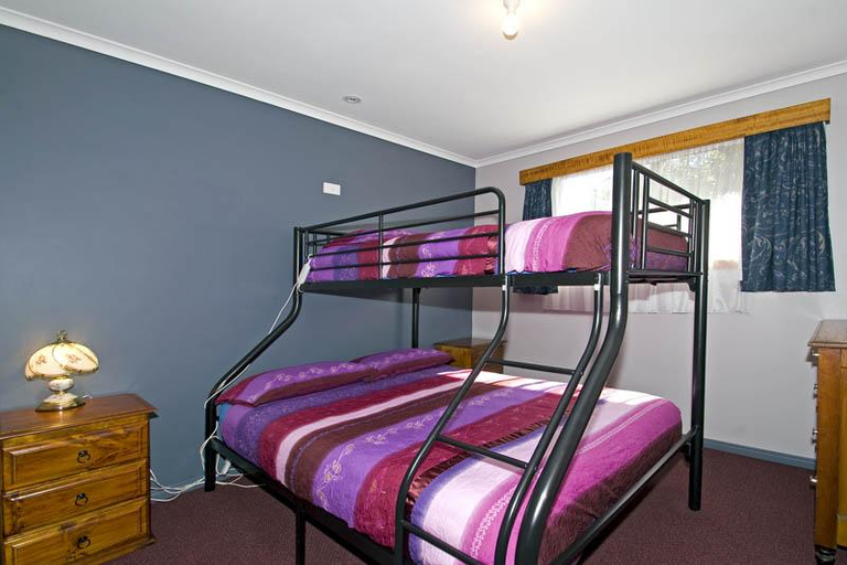 Bedroom 3, Georges Bay Apartments, Break O'Day