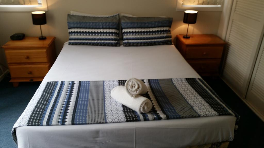Bedroom 5, Hastings Cove Holiday Apartments, Tweed - Tweed Coast