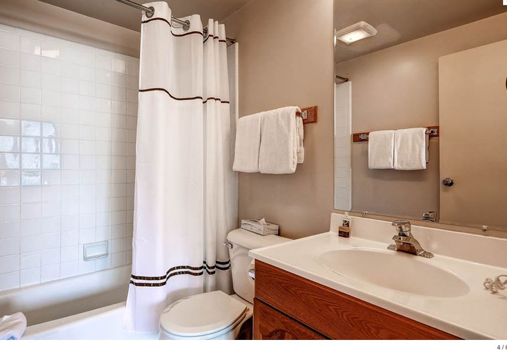 Bathroom 5, Edelweiss Haus, Summit