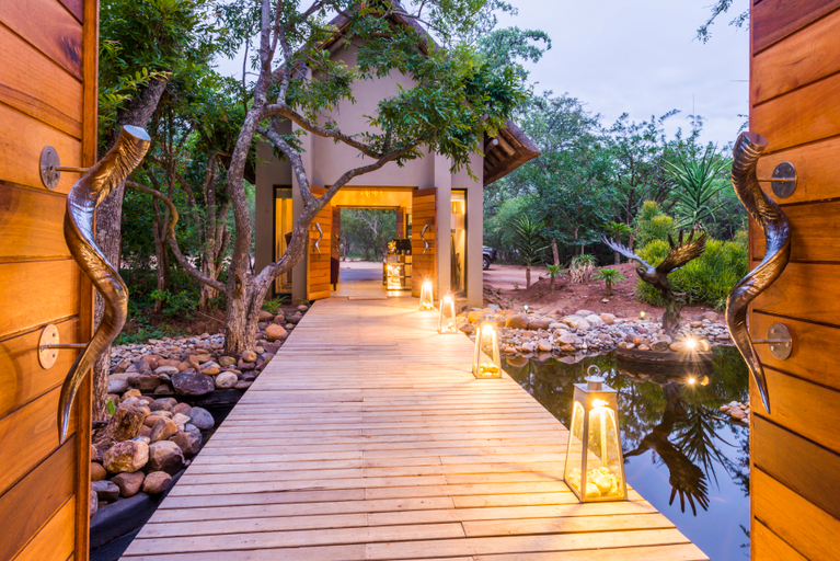 Public Area, AM Lodge, Mopani