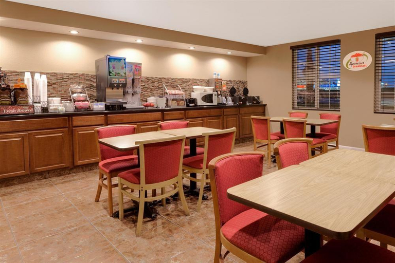 Exterior & Views 2, Super 8 by Wyndham Buttonwillow, Kern