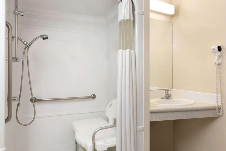 Bathroom 5, Days Inn By Wyndham Steinbach, Division No. 2