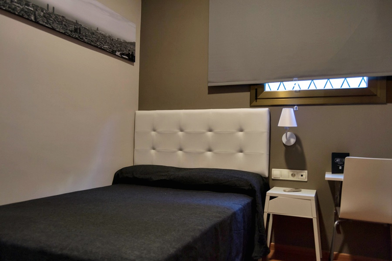 Bedroom 2, Apartments Hotel Sant Pau, Barcelona