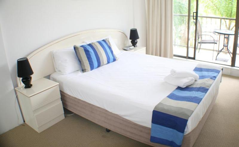 Bedroom 2, Anacapri Holiday Apartments, Gold Coast