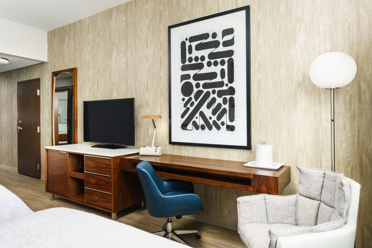 Public Area 2, Hampton Inn & Suites Santa Monica, Los Angeles