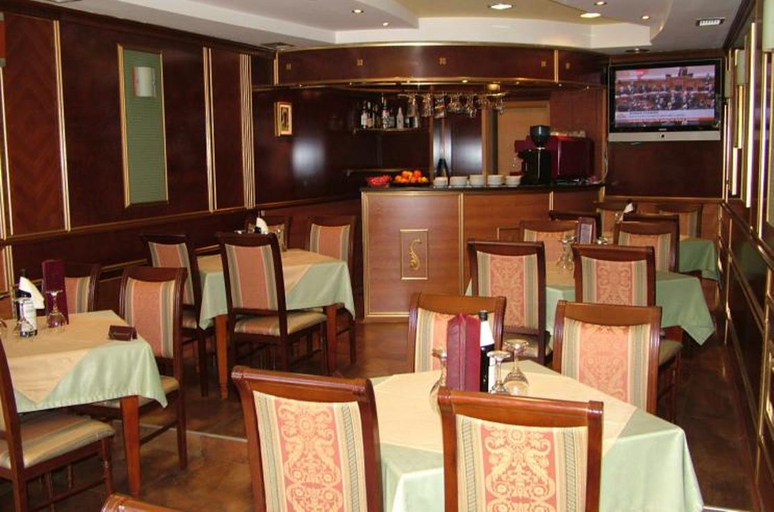 Food & Drinks 5, Hotel Begolli, Priština