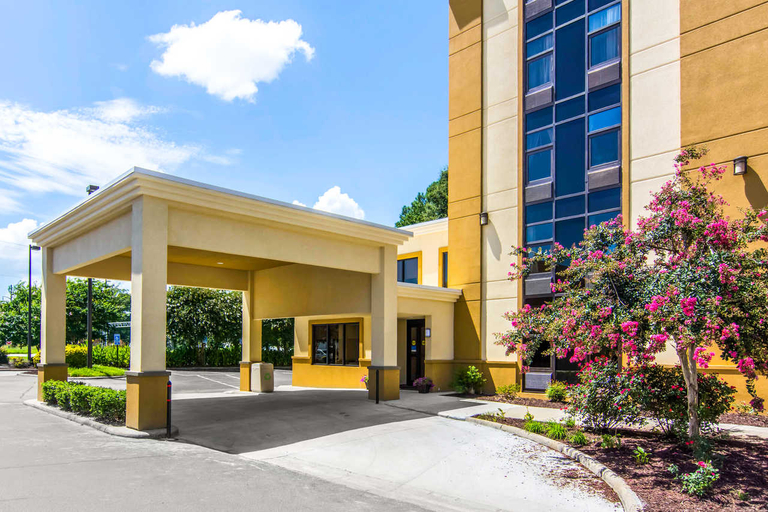 Exterior & Views 2, Quality Inn, Newport News