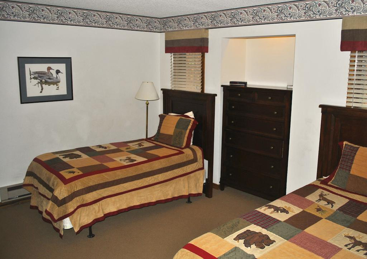 Bedroom 3, ザ ハイランズ アット シュガー, Avery