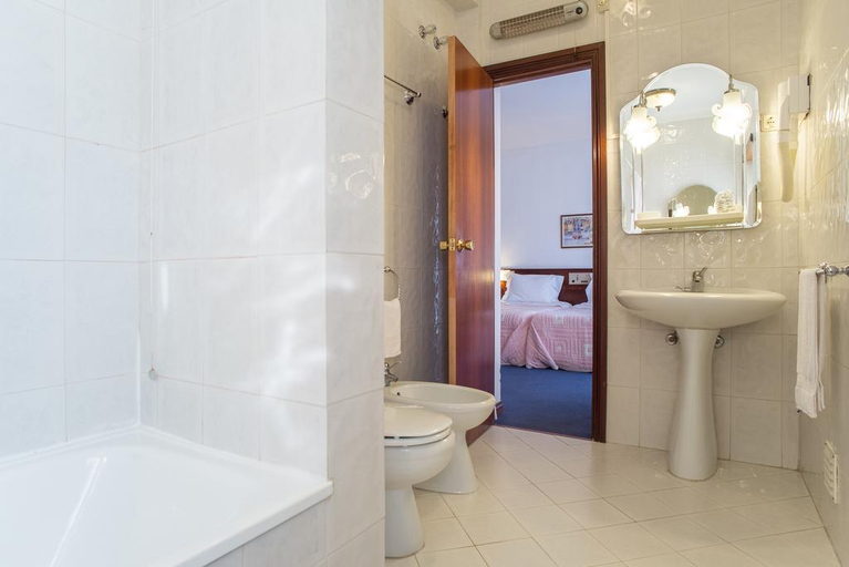 Bathroom 4, Hotel Boavista I, Melgaço