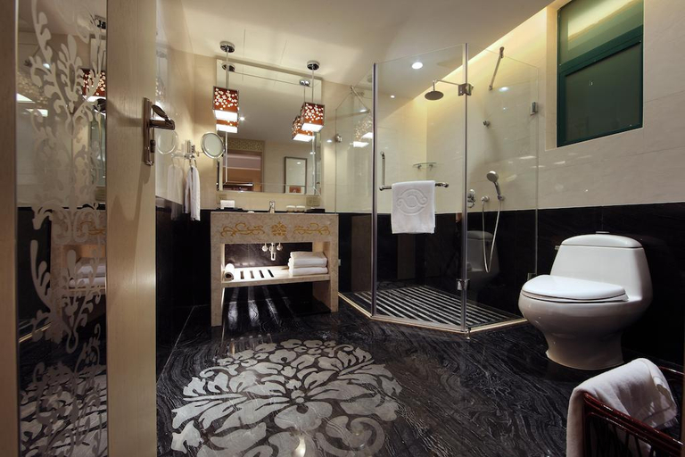 Bathroom 5, Yihe Grand Hotel, Zhongshan