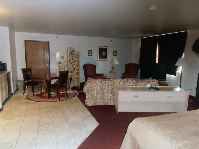 Exterior & Views 2, Quality Inn Thermopolis near Hot Springs, Hot Springs