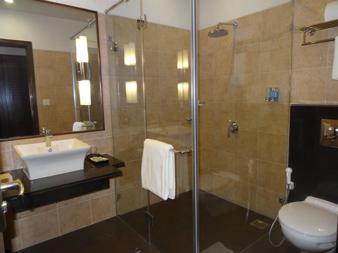 Bathroom, Regenta Central Hestia Dahej, Bharuch