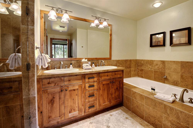 Bathroom, Abode at Shooting Star, Summit