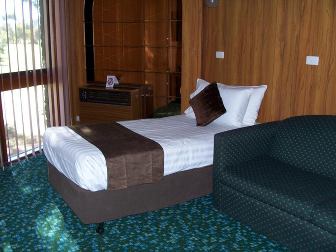 Bedroom 4, Mildura Golf Club Resort, Mildura - Pt A