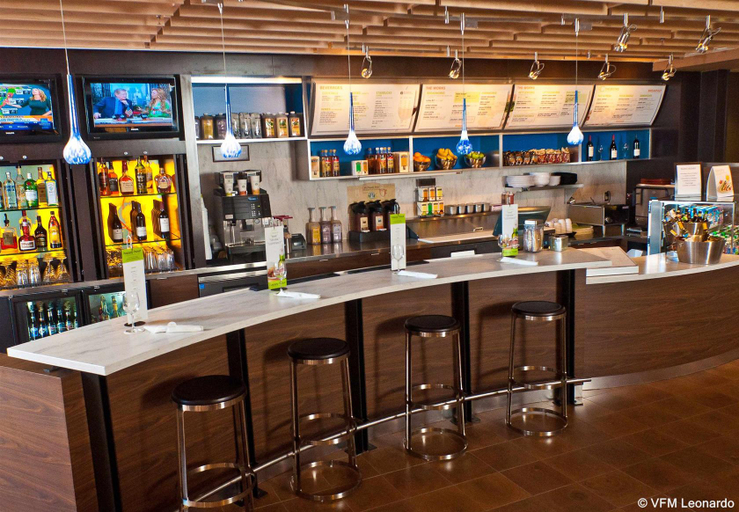 Food & Drinks 5, Courtyard Fargo Moorhead, MN, Clay
