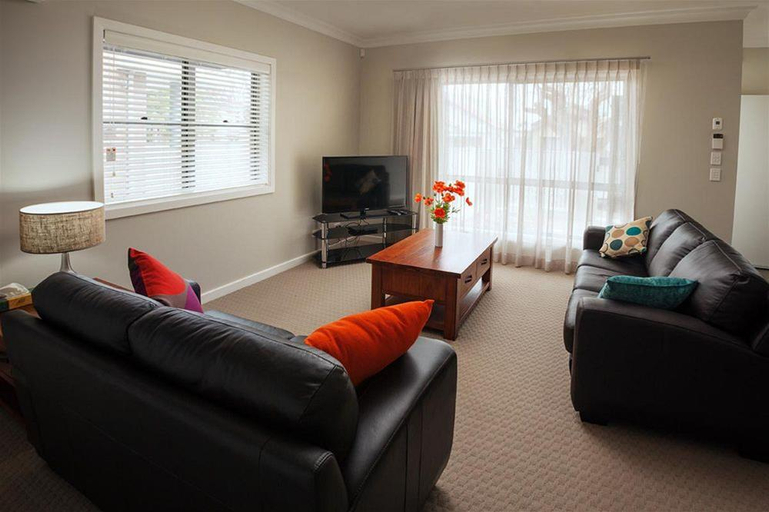 Others 5, Everton Apartments, Newcastle - Throsby