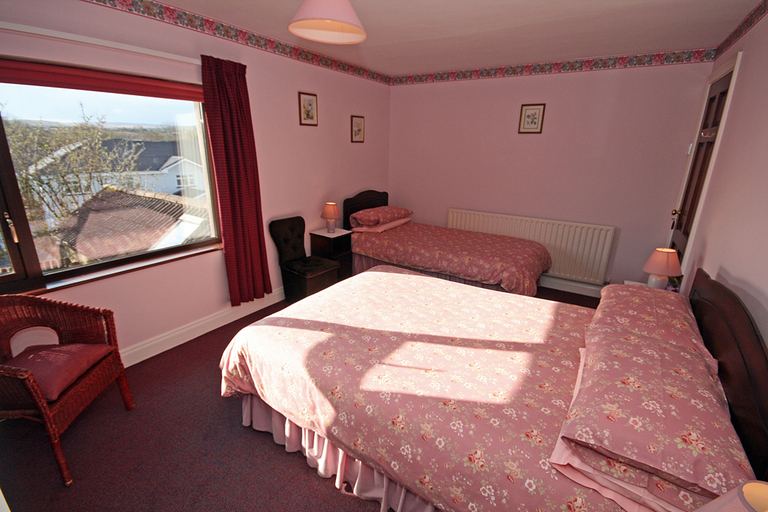 Bedroom 5, The Western Way
