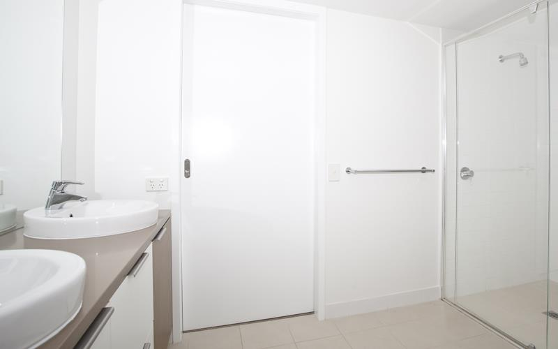 Bathroom 5, Central Islington, City