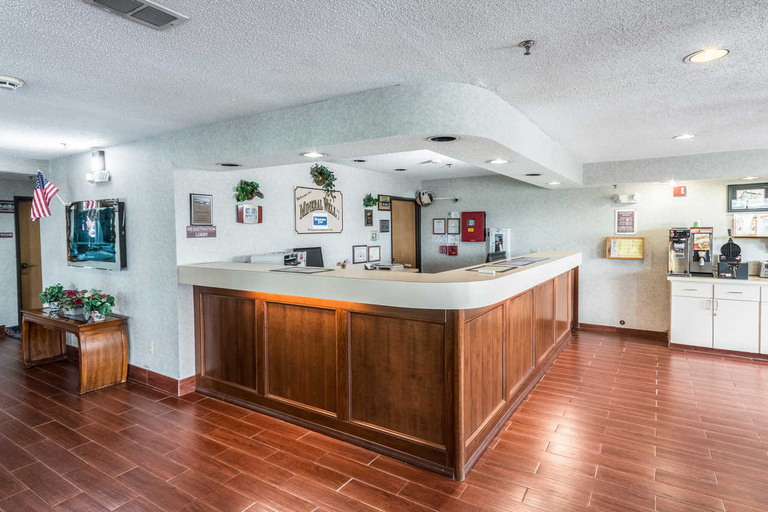 Public Area 2, Rodeway Inn, Wood
