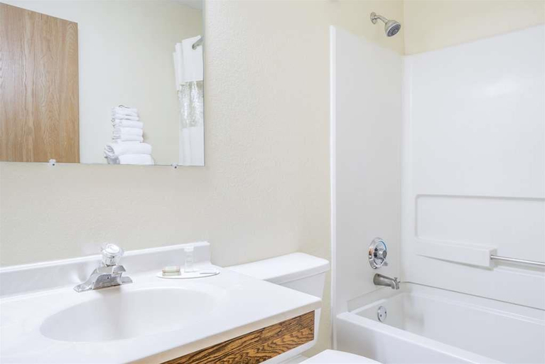 Bathroom 4, Coratel Inn & Suites Stillwater, Washington