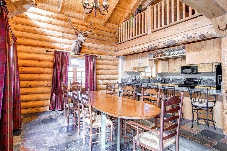 Food & Drinks, Snowshoe Retreat Boreas Pass by Pinnacle Lodging, Summit