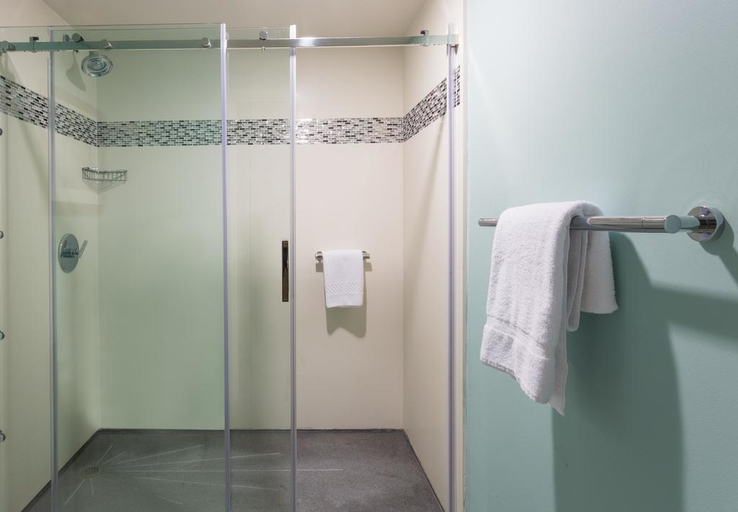Bathroom 4, Residence Inn Daytona Beach Oceanfront, Volusia