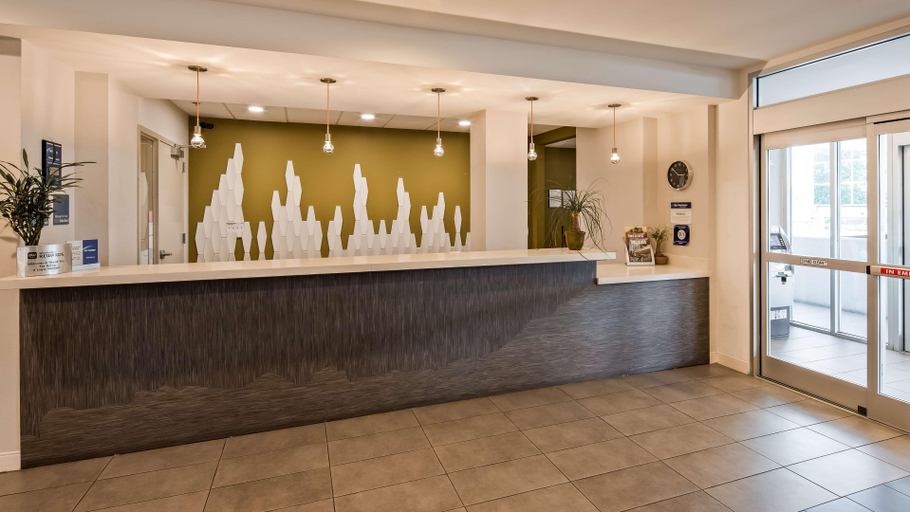 Public Area 2, La Quinta Inn & Suites by Wyndham Tulsa Downtown/Route 66, Tulsa