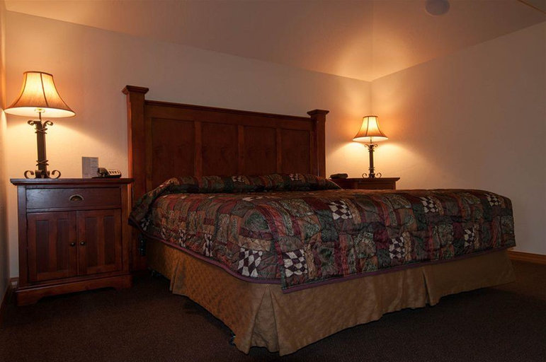 Bedroom 4, Glacier Village at Meadow Lake Resort, Flathead