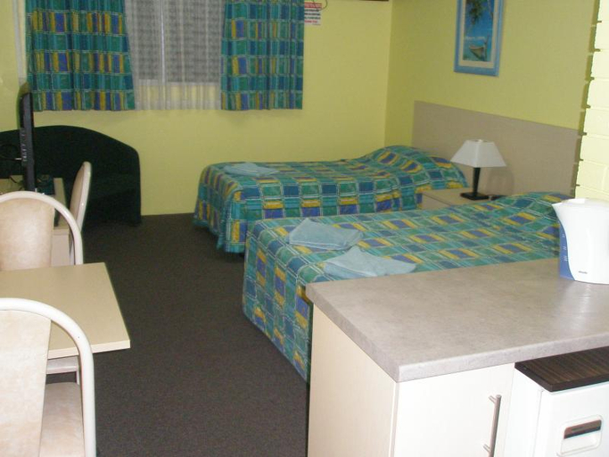 Bedroom 2, CBD Motor Inn, Coffs Harbour - Pt A