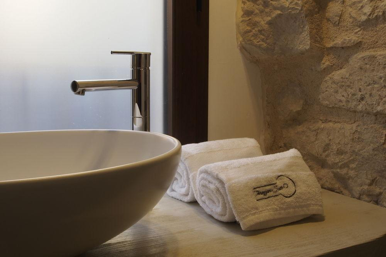 Bathroom 5, Terrazzani Suite, Ragusa