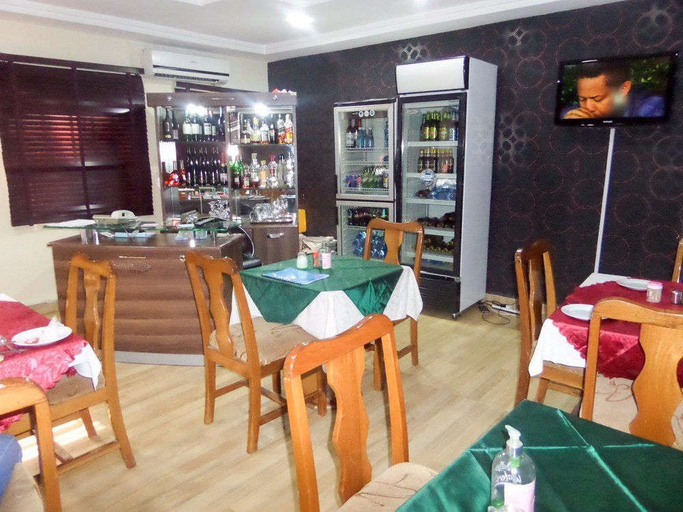 Food & Drinks 5, Dreamland Suites, AbujaMun