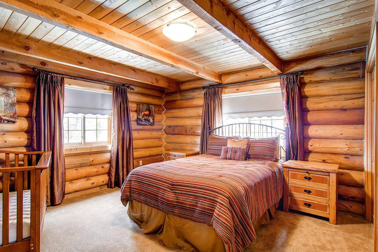 Bedroom, Snowshoe Retreat Boreas Pass by Pinnacle Lodging, Summit
