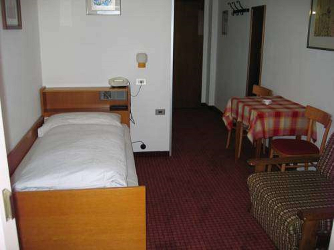 Bedroom 4, Residence Riposo, Bolzano