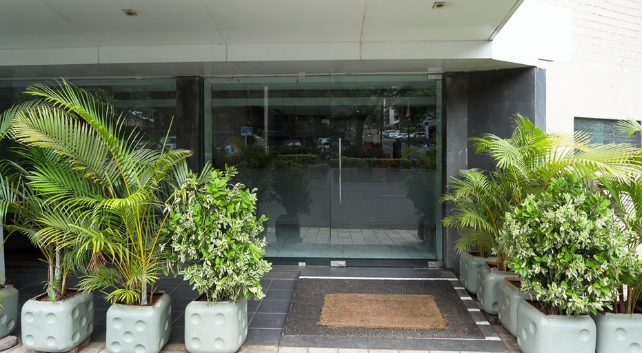 Public Area 3, Treebo Sahara Pune, Pune