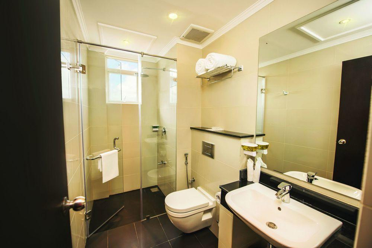 Bathroom 4, Fair View Hotel Colombo, Thimbirigasyaya