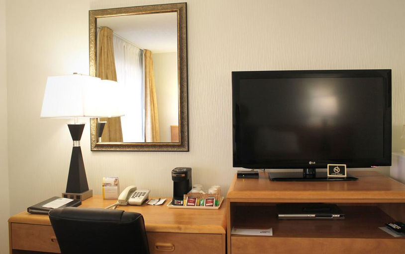 Bedroom 2, Quality Inn Arnprior, Renfrew