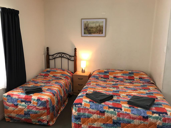 Bedroom 3, Hello Adelaide Motel and Apartments, Adelaide