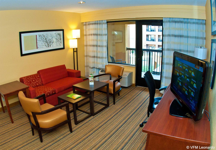 Public Area 3, Courtyard Fargo Moorhead, MN, Clay
